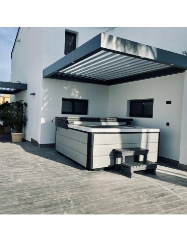 Spa modelo grippa instalado en exterior
